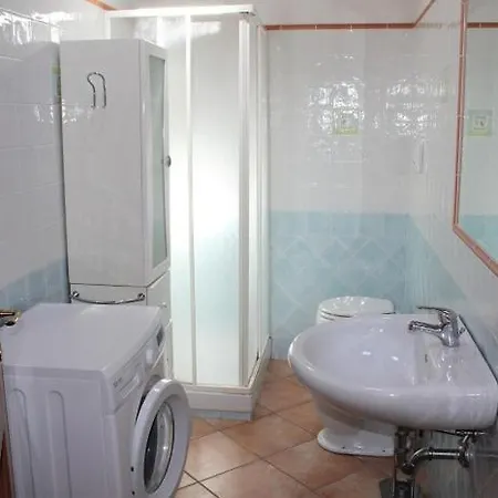 Cave Trilocale E Monolocale A Apartamento
